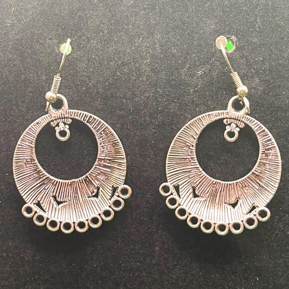 Silver Tone Bohemian Filigree Dangle Earrings Folk Art Style Women's Fashion - Picture 5 of 9